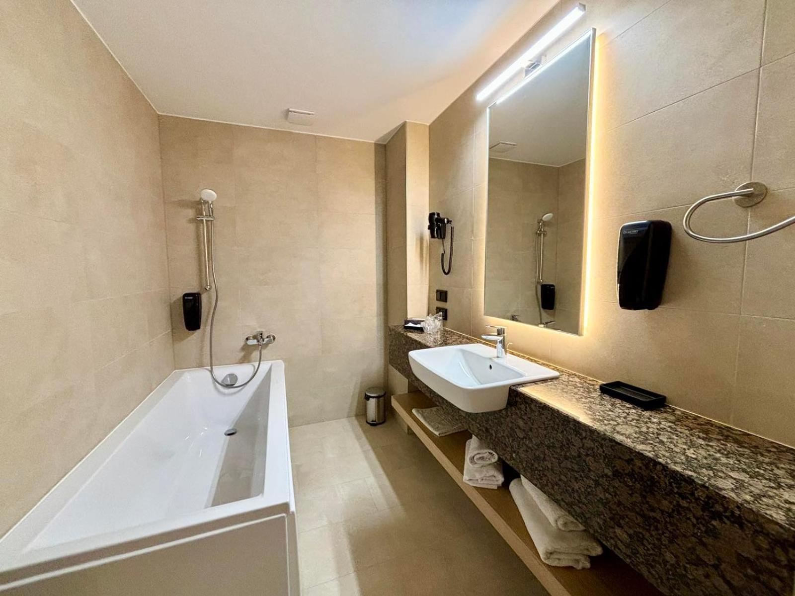 Zenit Wellness Hotel Balaton Vonyarcvashegy Zewnętrze zdjęcie